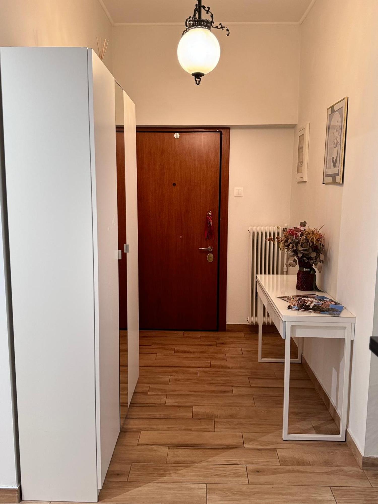 Modern Apartment In أثينا المظهر الخارجي الصورة