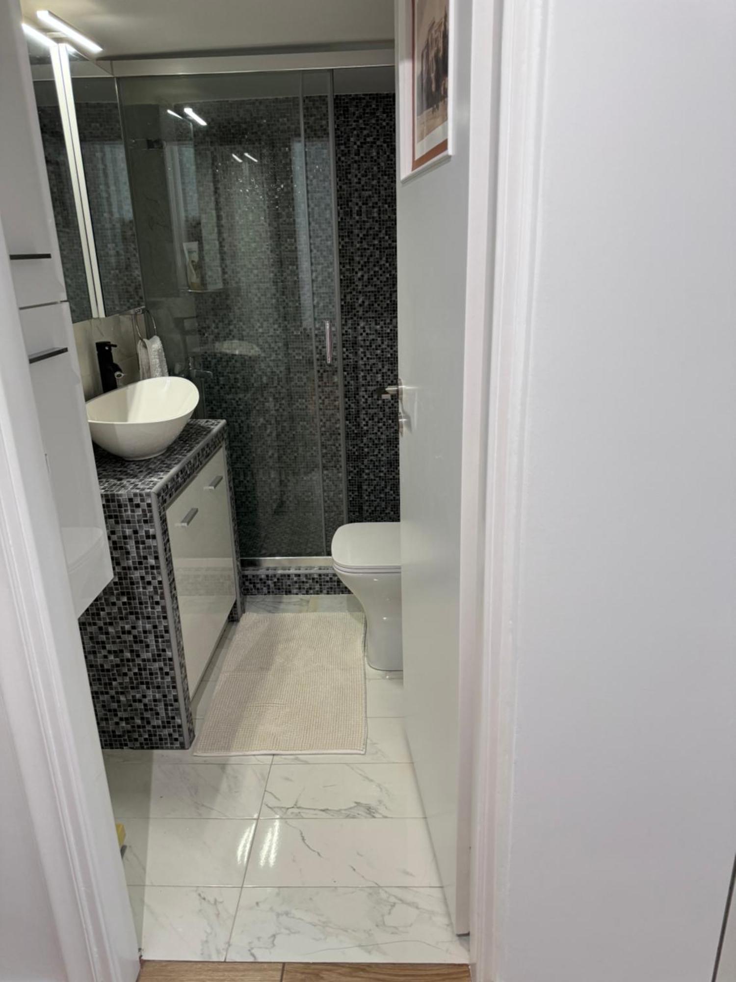 Modern Apartment In أثينا المظهر الخارجي الصورة